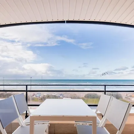 Apartman Modern And Sleek, Third Floor Sea Front Flat For 8