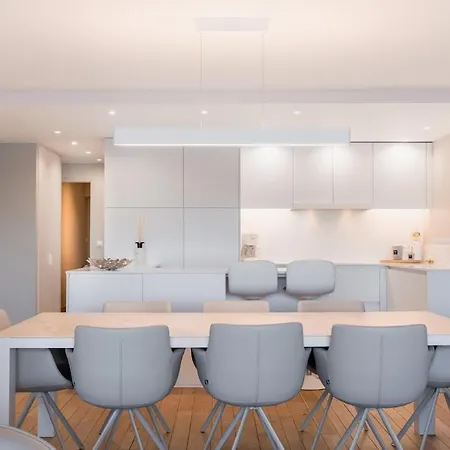 شقة Modern And Sleek, Third Floor Sea Front Flat For 8 *