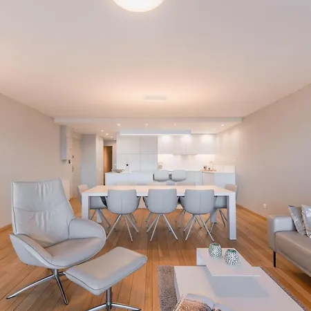 Modern And Sleek, Third Floor Sea Front Flat For 8 شقة Le Touquet