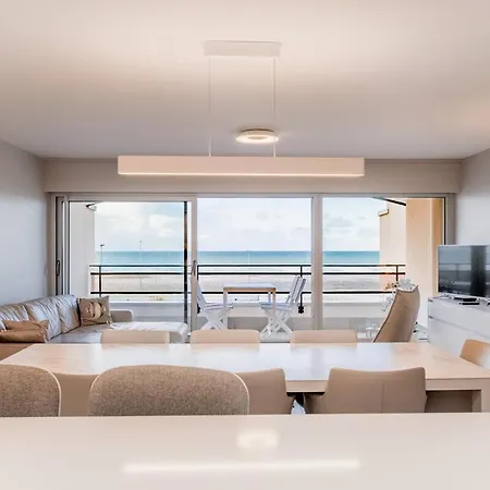 شقة Modern And Sleek, Third Floor Sea Front Flat For 8 *