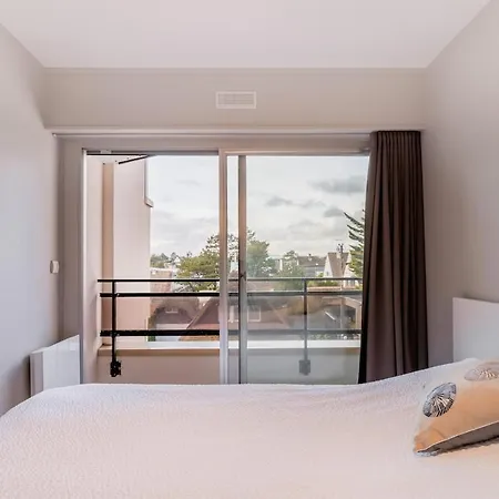 Modern And Sleek, Third Floor Sea Front Flat For 8 Appartement *